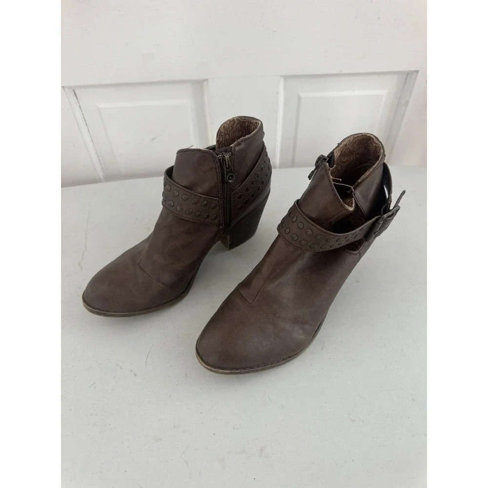 Blowfish Brown Studded Ankle‎ Booties Women's Sz 8.5 Chunky Heel Side Zip